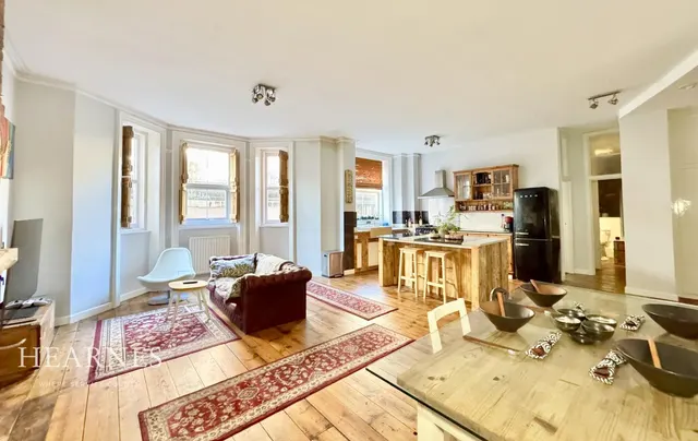 Grand Marine Court, BH2, photo 1