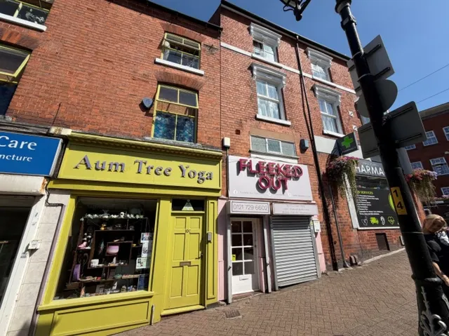 Fleeked Out Salon 11a Peckingham Street, Halesowen, West Midlands, B63 3AW, UK, photo 1