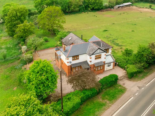 Northampton Road, Blisworth, NN7, photo 1