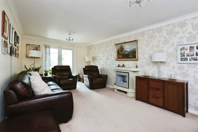 Photo 2 — Haller Close, Armthorpe, DONCASTER