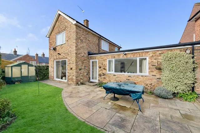Oakland Way, Flackwell Heath HP10 9ED, photo 1