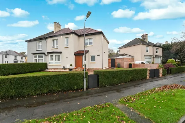 Hermitage Avenue, Knightswood, G13, photo 1