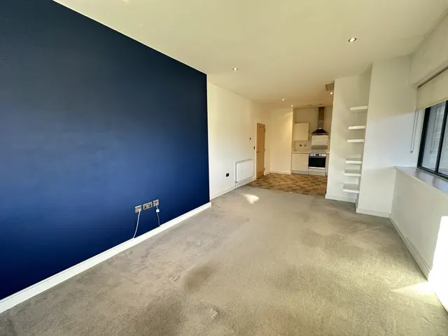 Photo 3 — Falcon Close, Quedgeley