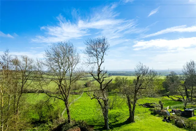 Manor Farm Cottage, Pitchcott, HP22, photo 2