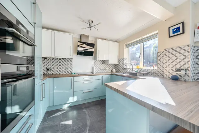 Angel Meadows, Odiham, Hook, RG29 1AR, photo 1