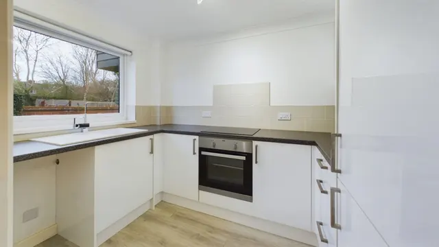 Mermaid Close, Bury St Edmunds, IP32, photo 3
