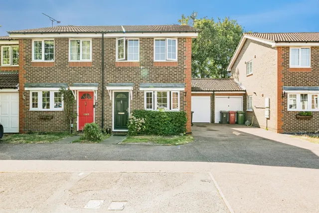 Kinnaird Close, Slough, photo 1