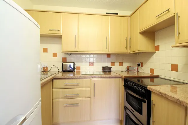 Mount Hermon Road, Woking, GU22, photo 2
