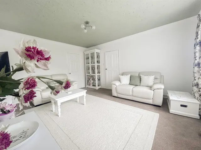 Oakwood Close, Hastings, TN34, photo 3