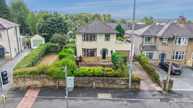 Burnley Road, Padiham, BB12, photo 1