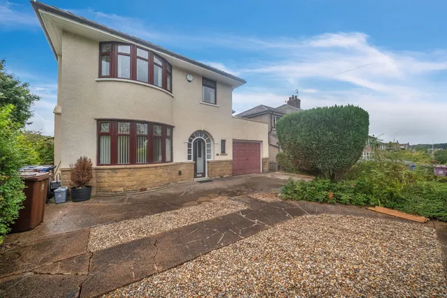 Burnley Road, Padiham, BB12, photo 2