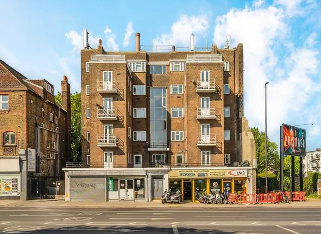 Streatham High Road, Streatham, SW16, photo 1