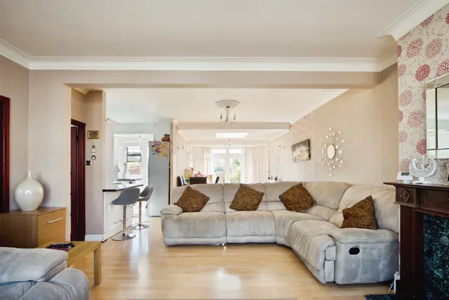 Nelson Road, London, E4, photo 2