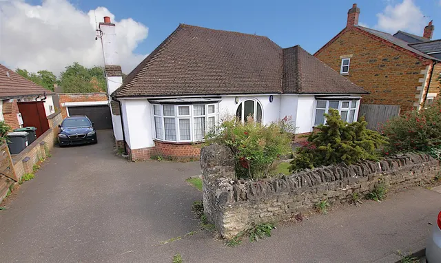 High Street, Earls Barton, photo 1