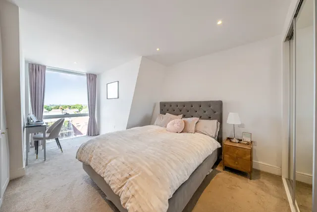 Photo 2 — Gaumont Place, Streatham Hill, London, SW2
