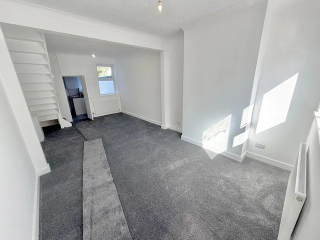 Oakleigh Avenue, Southchurch Village, SS1, photo 3