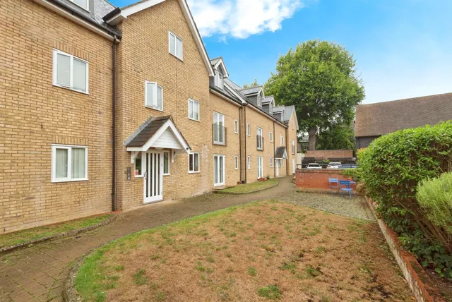 Kneesworth Street, Royston, photo 1