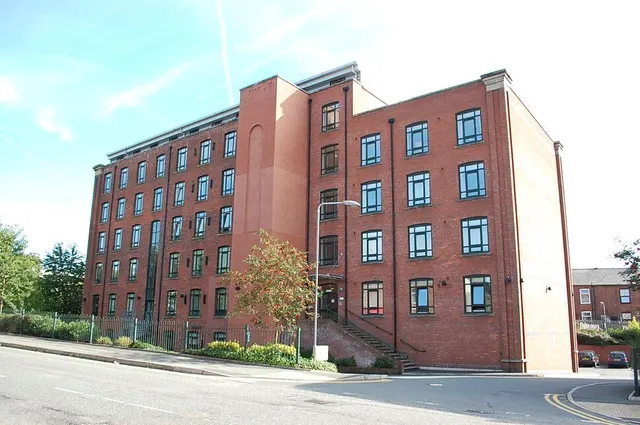 Mossley Road, Ashton-under-Lyne, OL6, photo 1