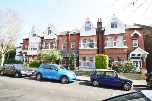 Ennismore Avenue, Chiswick, photo 1