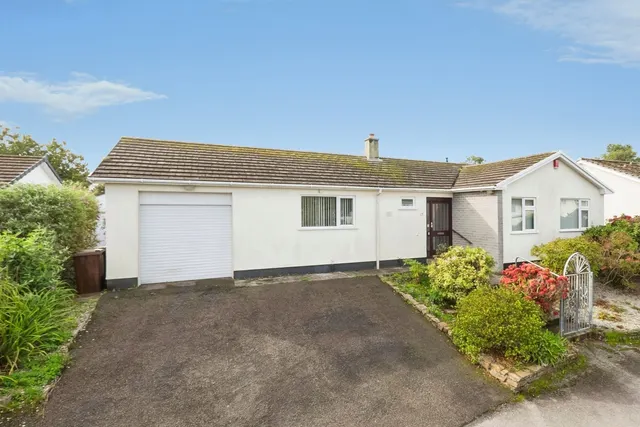 Penarwyn Crescent, Penzance, TR18, photo 1