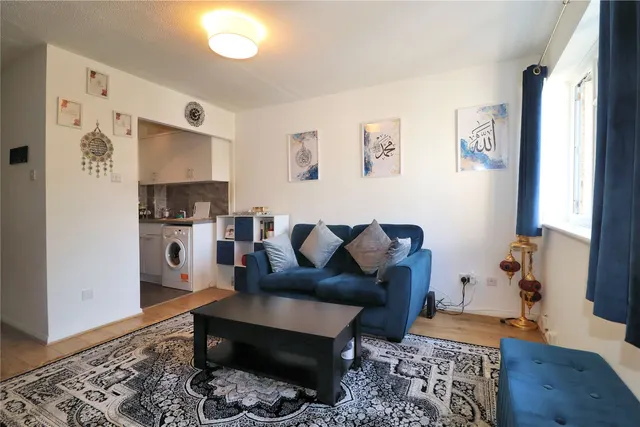 Bower Court, Woking, GU22, photo 3