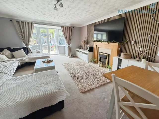Photo 2 — Heron Drive, Gainsborough
