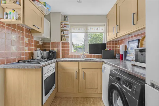 Ashbrook Road, Old Windsor, SL4, photo 3