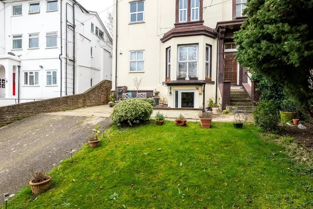 Cobham Terrace, Bean Road, Greenhithe DA9 9HZ, photo 1