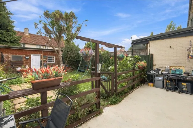Bedwell Road, London, N17, photo 2