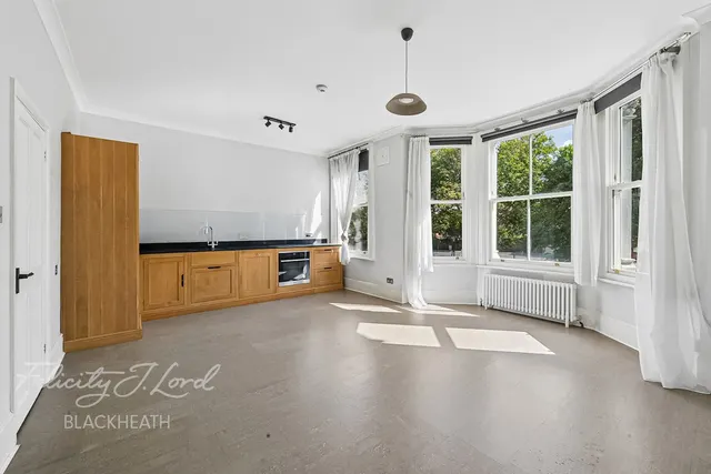 Charlton Road, Blackheath, photo 1