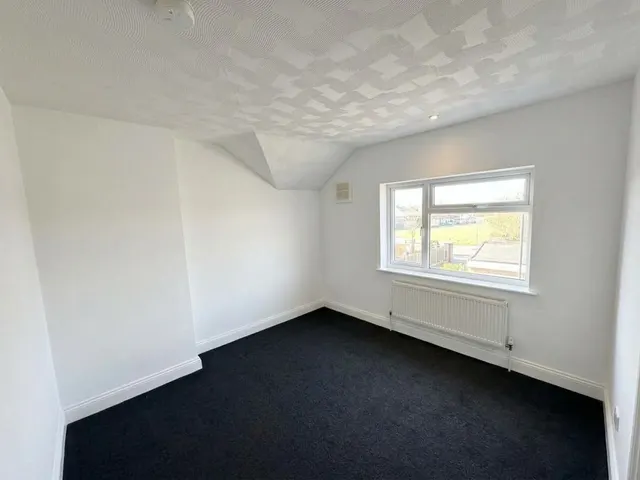 Stoneleigh Avenue, Enfield, EN1, photo 2