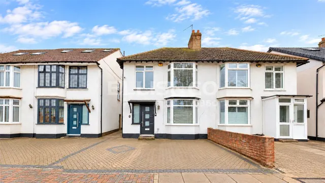 East Lane, Wembley, HA9, photo 1
