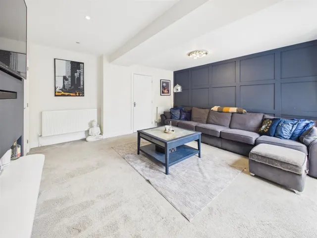 Grisedale Close, Longlevens, photo 3
