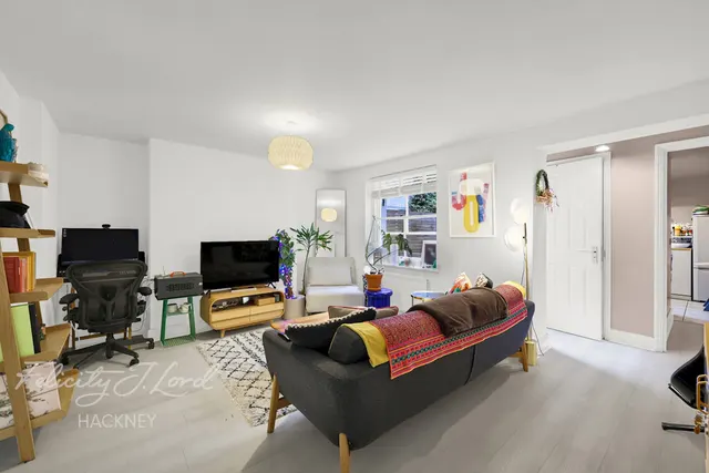 Ainsworth Road, London, E9, photo 2