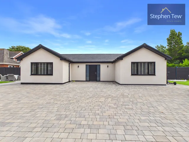 Brookvale Division Lane, Blackpool, FY4, photo 1