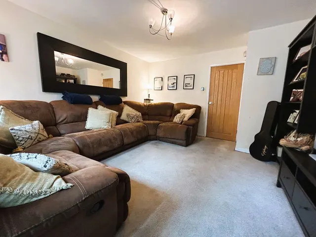 Mayfields Drive, Brownhills, WS8, photo 3