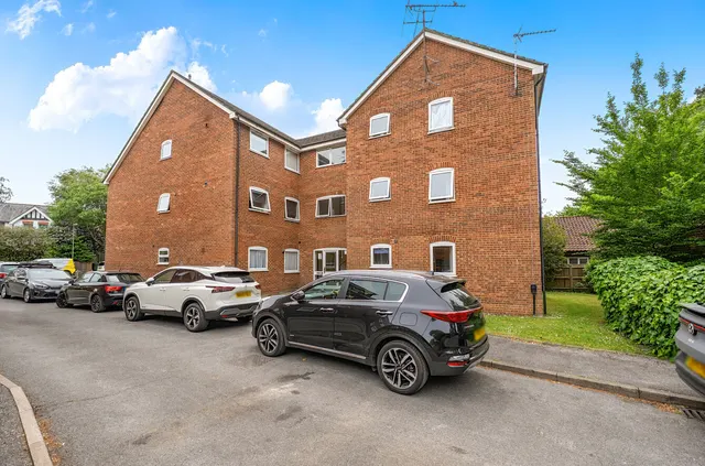 Photo 2 — Gordon Court, 110 Gordon Road, Camberley, Surrey, GU15 2JQ