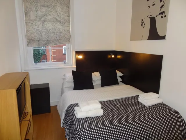 Cartwright Gardens, Bloomsbury, WC1H, photo 1