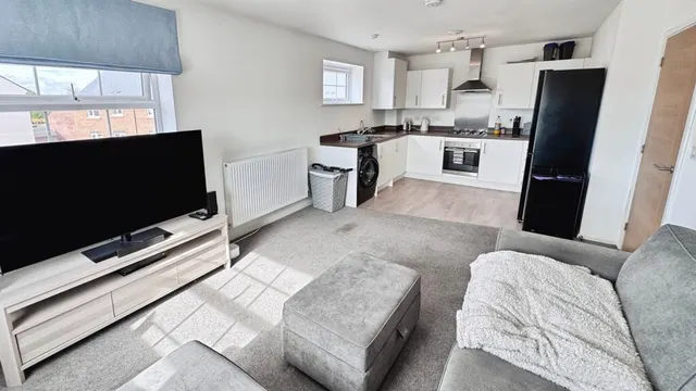 Amazon Way, Westbury, BA13, photo 2