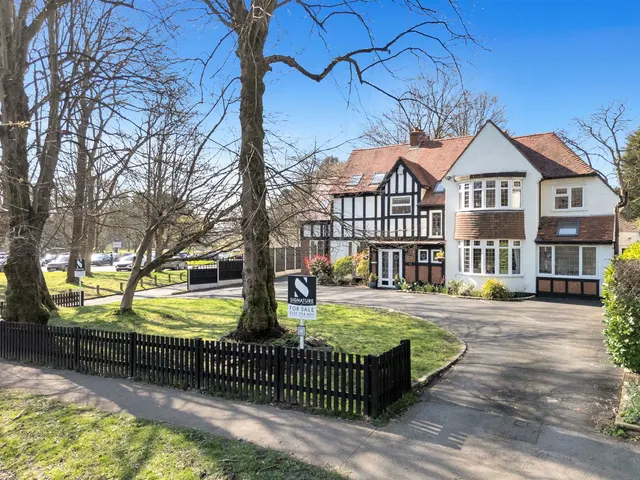 Warwick Road, Solihull, B91 3HA, photo 1