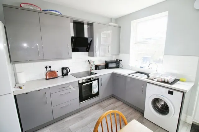 Photo 2 — Springvale Road, Sheffield, South Yorkshire, S10