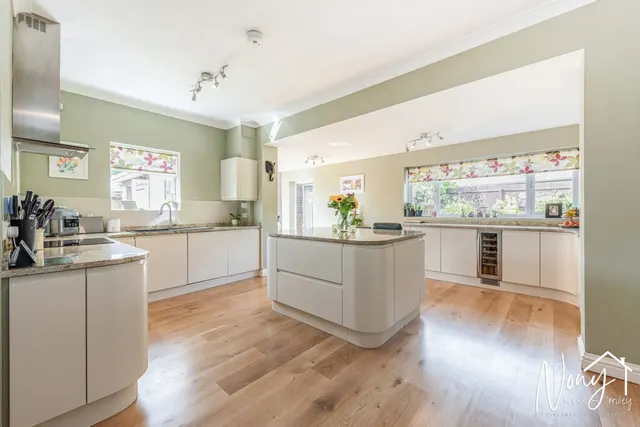 Mount Close, Bereweeke, SO22, photo 2