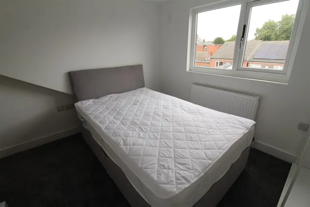 City Road, FF Front Bedroom, NG9, photo 3