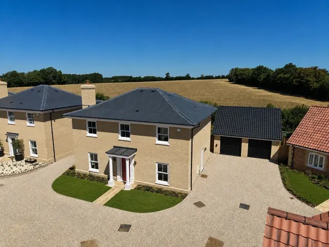 Weavers Way, Clare, Sudbury, photo 1
