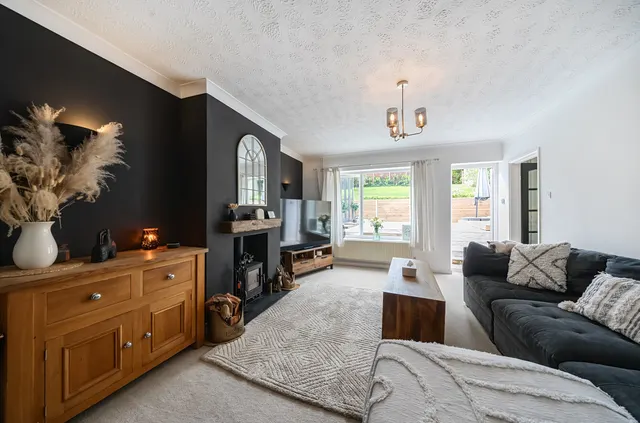 Photo 2 — Copse Avenue, Farnham, Surrey, GU9 9ED