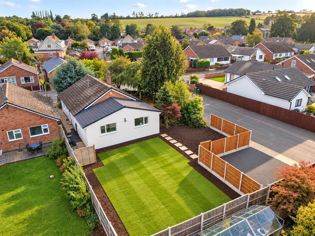 Paddock Close, Calverton, NG14, photo 1