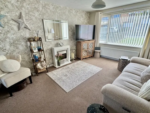 Wetherby ~ Poplar Avenue, LS22, photo 2