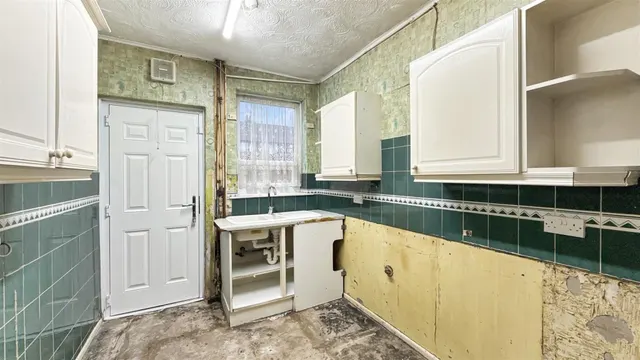 Rydal Grove, Farnworth, BL4, photo 3
