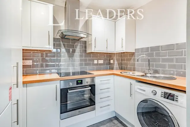 Richborough Court, Crawley, RH11, photo 3