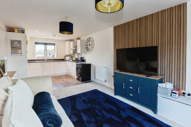 Newman Square, Shirley, B90, photo 3